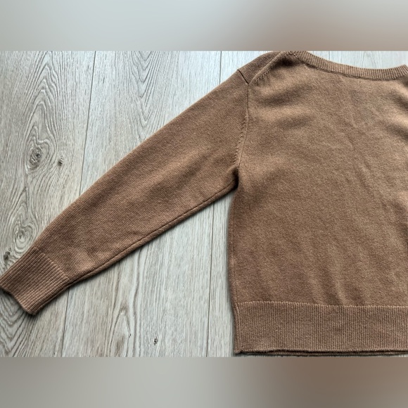 Aritzia Essential Cashmere Relaxed Crew Sweater Sz S - Picture 5 of 16